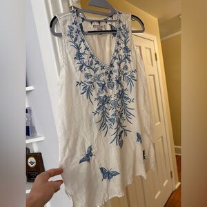Johnny Was Embroidered White and Blue Women's Top